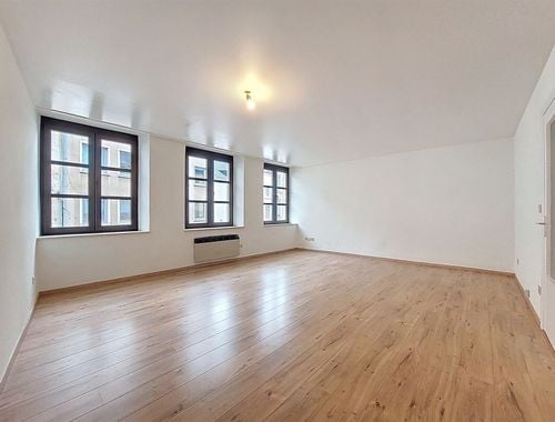                                         Appartement à louer à Arlon, € 820
