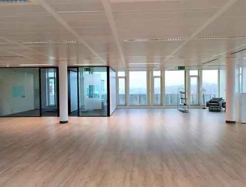                                         Immeuble de bureaux à louer à Braine-l'Alleud, € 4.400
