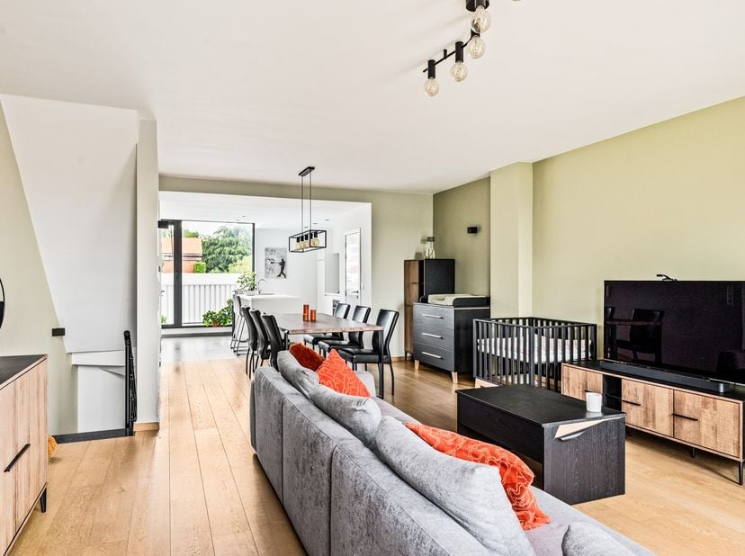Huis te koop in Merelstraat 1B,
                    2900 Schoten