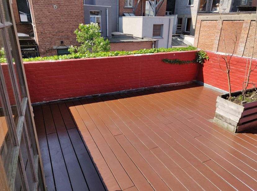Appartement te koop op toplocatie met prachtig terras.<br />
Dit appartement heeft een slaapkamer, woonkamer, keuken, badkamer, berging, buiten bergin