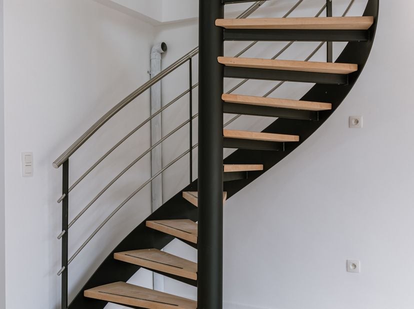 Bent u op zoek naar een ruime woning in Gent die zich uitstekend leent voor cohousing, een investering of een gezinswoning? Dan is deze eigendom preci
