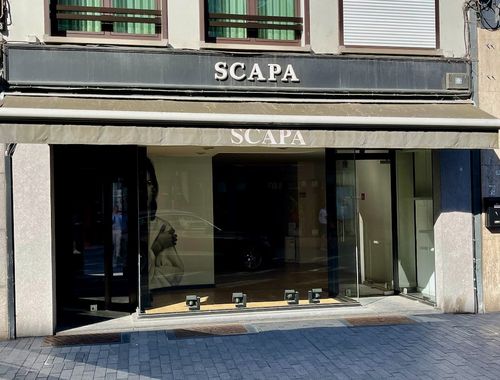                                         Bien commercial à louer à Sint-Truiden, € 1.950
