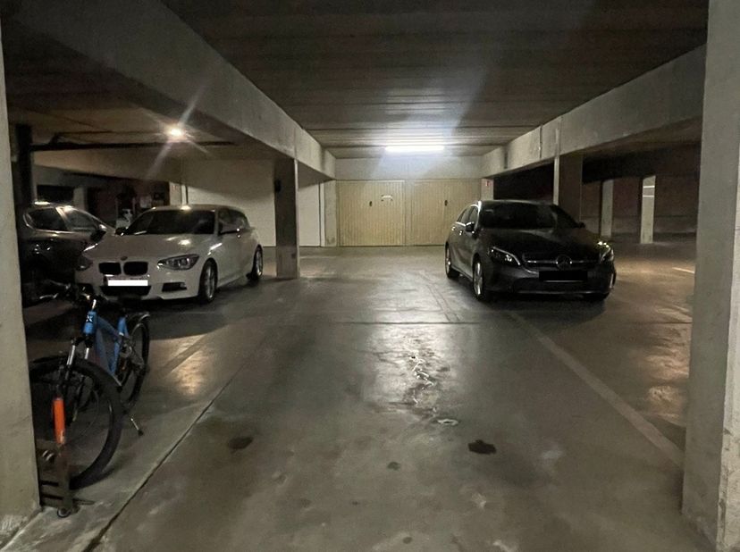 Garage te koop in Europalaan 40,
                    3600 Genk