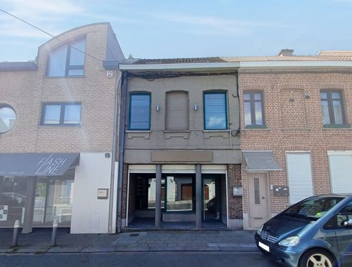                                         Usage mixte à vendre à Dottignies, € 239.000
