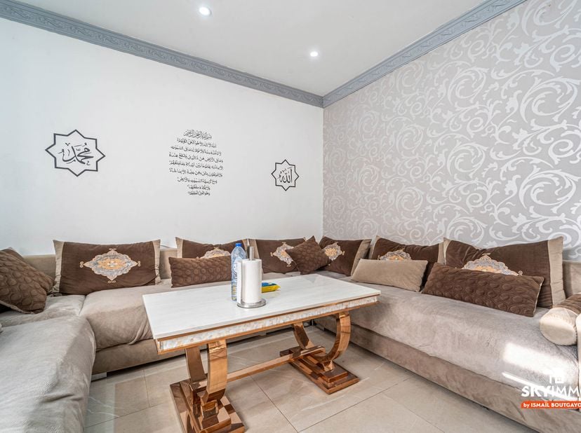 L'agence SKYIMMO vous propose cette Magnifique MAISON entièrement renovée d'une superficie habitable de 113 m². Ce bien est situé dans une rue calme d