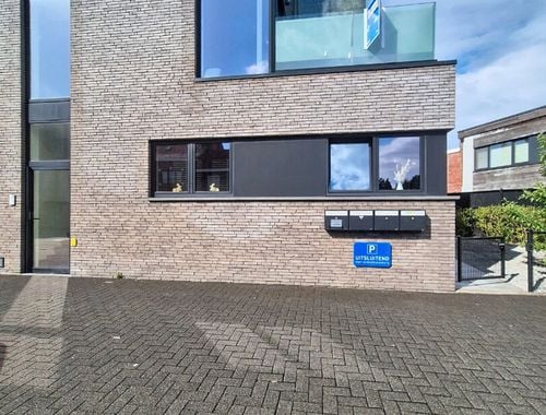                                         Appartement à louer à Ursel, € 910
