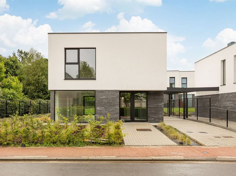 Aan de rand van Wespelaar-dorp ligt deze nagelnieuwe open bebouwing (BEN-woning) met 4 kamers, een volledig aangelegde tuin, inclusief haagbeuk, grass