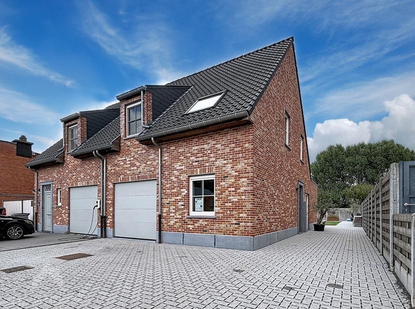Huis te koop in Drieschouwen 116B,
                    9190 Stekene