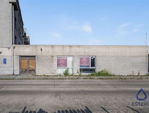                                         Bâtiment commercial à vendre à Zelzate, € 175.000
