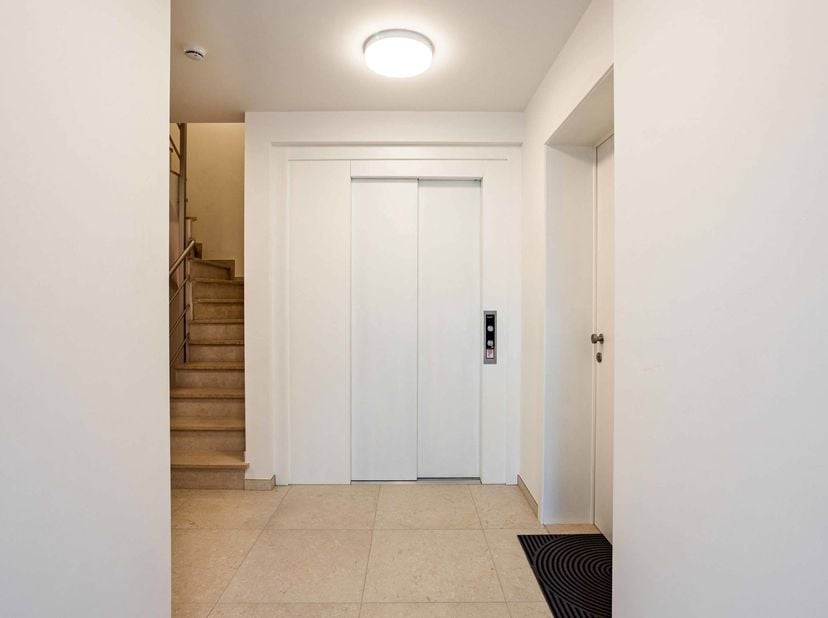 Dernier duplex à vendre dans la résidence Molendijkhof, à Borsbeke.<br />
L' appartement est situé dans le quartier calme de Borsbeke (Herzele), le lo