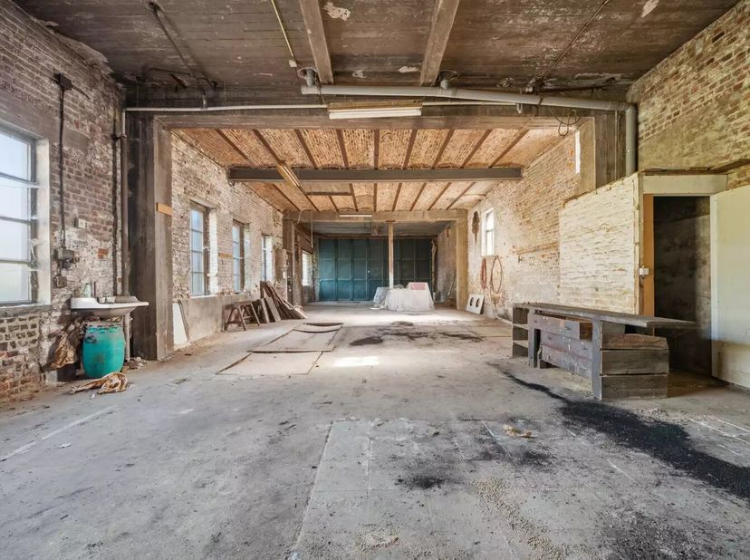 Bent u op zoek naar een praktisch gelegen opslagruimte in het centrum van Kortenberg? Deze opslagloods met een oppervlakte van 154 m² biedt een ideale