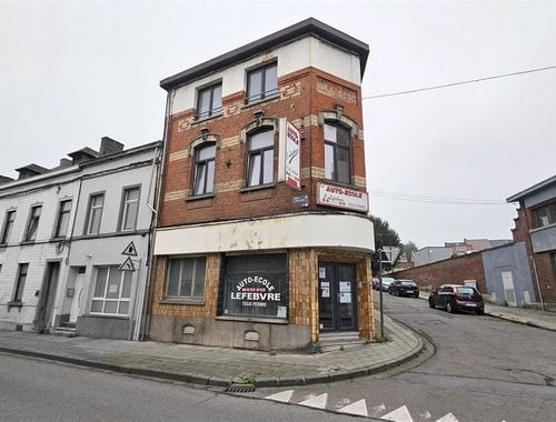                                         Bien commercial avec habitation à vendre à Jemappes, € 147.000
