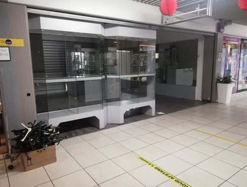                                         Commerce à vendre à Wilrijk, € 68.000
