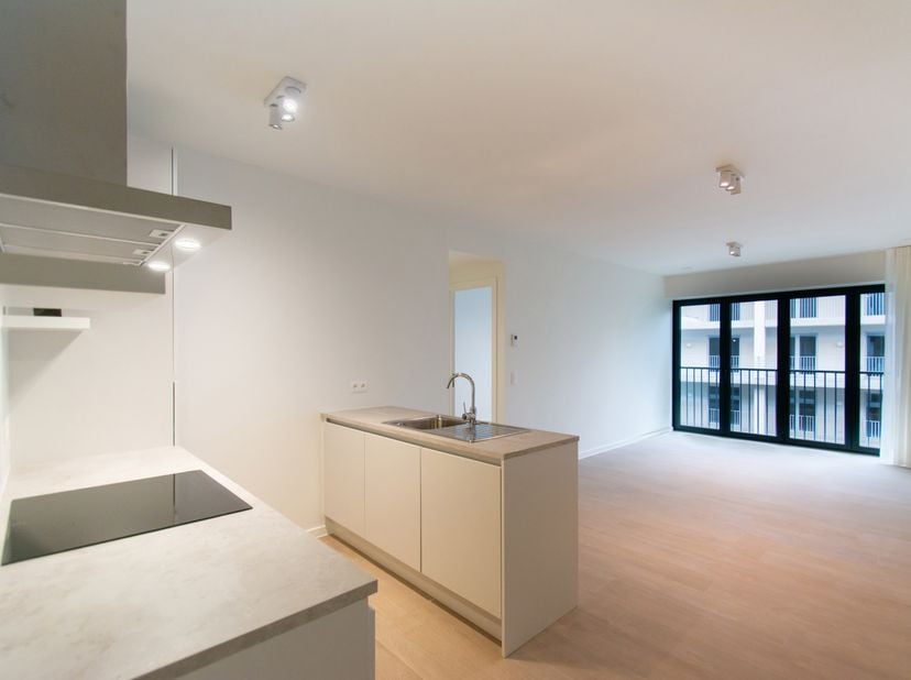 Dit nieuwbouwappartement van het project De Groene Poort geniet van een uitstekende ligging aan het Lobroekplein en het Kalverweipark, in de nieuwe dy