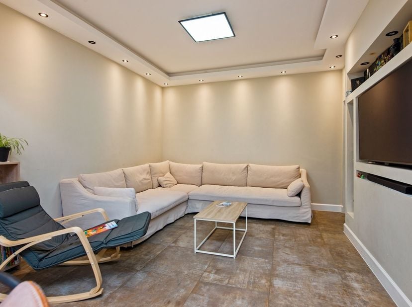 Instapklare woning (164 m²) met 4 slaapkamers, 2 badkamers en tuin<br />
<br />
Beschrijving:<br />
Bij het betreden van deze instapklare woning ko