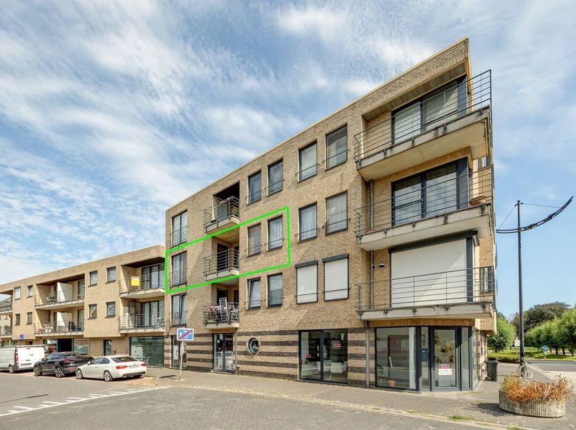 Centraal én rustig wonen in het hart van Burcht? Ontdek dit instapklaar, ruim en lichtrijk appartement.. Winkels, scholen, kinderopvang, openbaar verv
