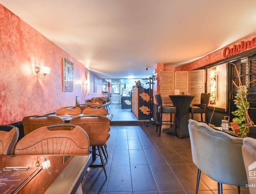                                         Bien commercial à vendre à Ixelles, € 280.000
