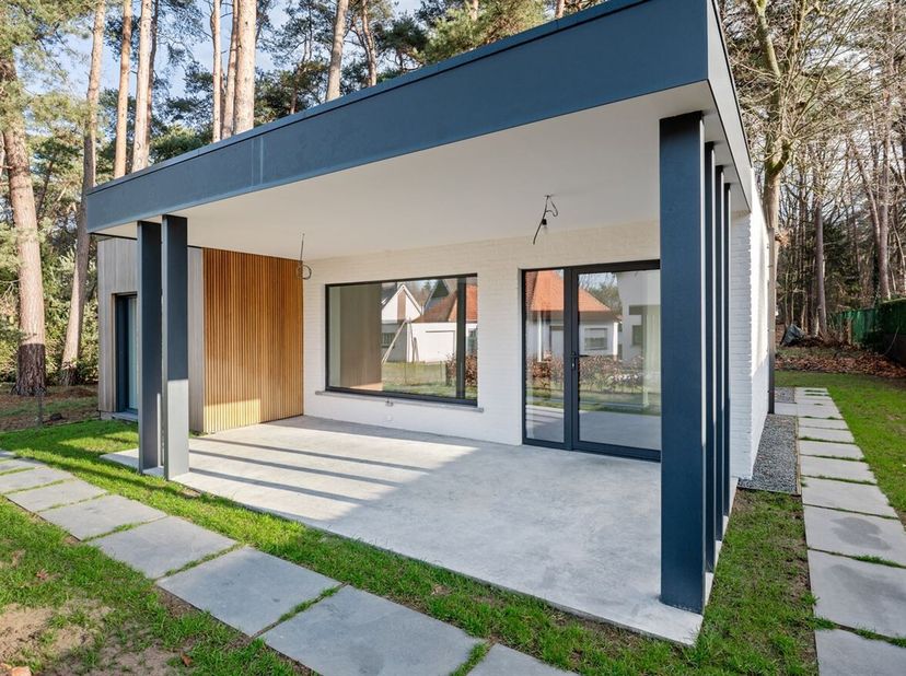 Journée portes ouvertes le samedi 14/03 de 12h30 à 13h30<br />
Immeuble de 2 chambres à coucher à haut rendement énergétique sur 9a52ca, adapté aux fa