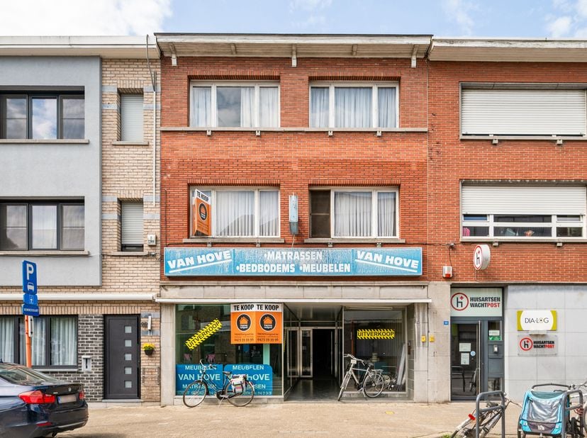 Bien professionnel à vendre
                    à 2200 Herentals