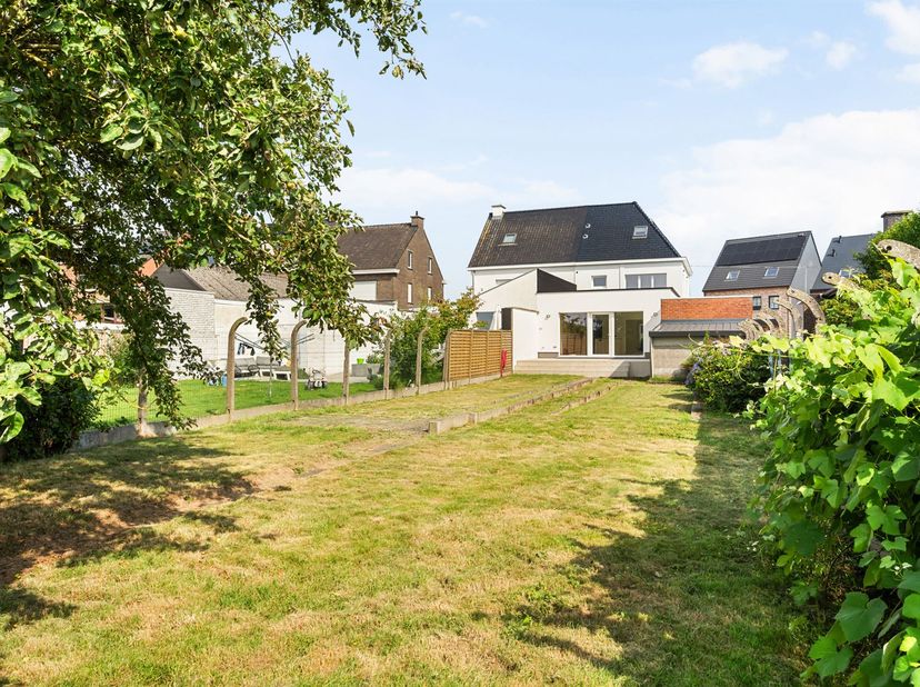Huis te koop in Doornikse Heerweg 22,
                    9700 Oudenaarde