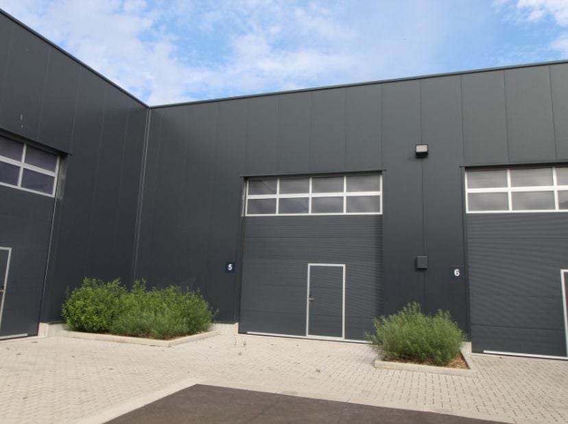 Bien professionnel à louer à Schaapbruggestraat 8,
                    8800 Roeselare