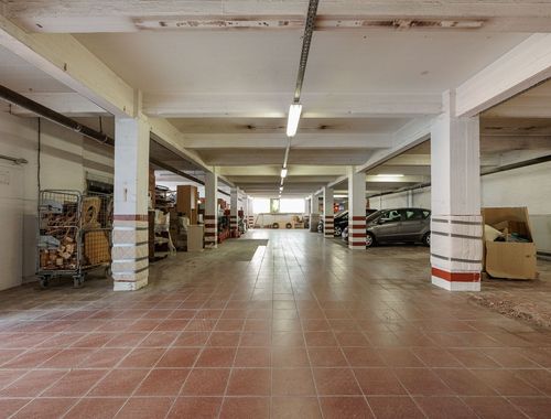                                         Entrepôt à vendre à Sint-Niklaas, € 595.000
