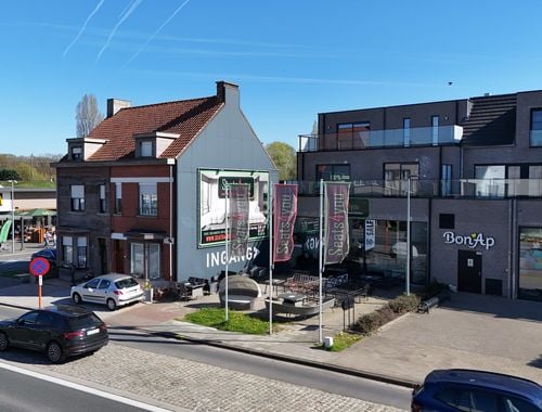                                        Bien commercial à louer à Deinze, € 6.950
