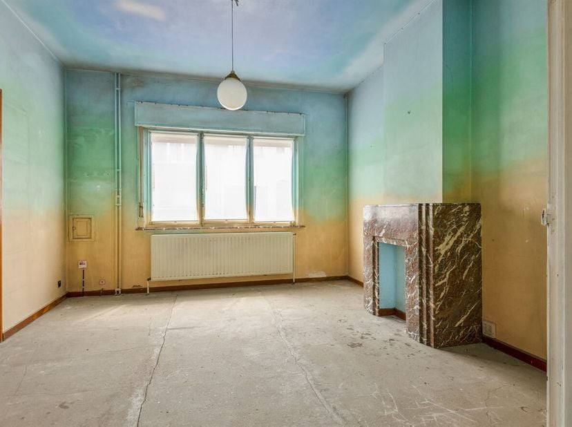 Ideaal gelegen renovatiewoning te koop in Tervuren<br />
Deze te renoveren driegevelwoning bevindt zich op een bijzonder gunstige locatie in Tervuren,