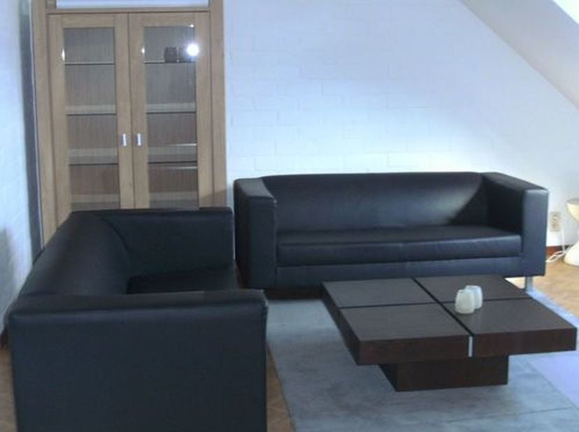 GERESERVEERD !<br />
INSTAPKLAAR en BEMEUBELD. Nabij centrum Hasselt, modern, proper en instapklaar appartement zoals op foto's, in rustige, kleine en