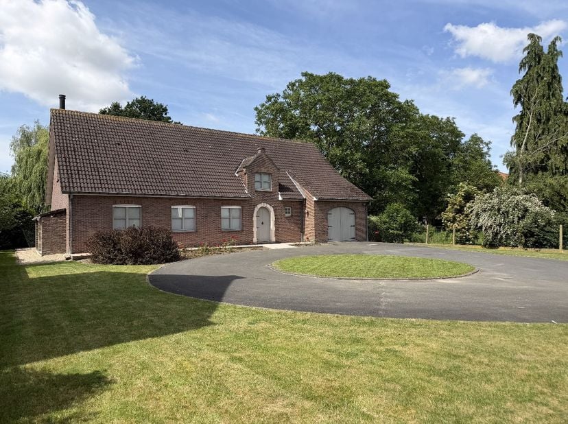 Huis te huur in ,
                    8587 Spiere