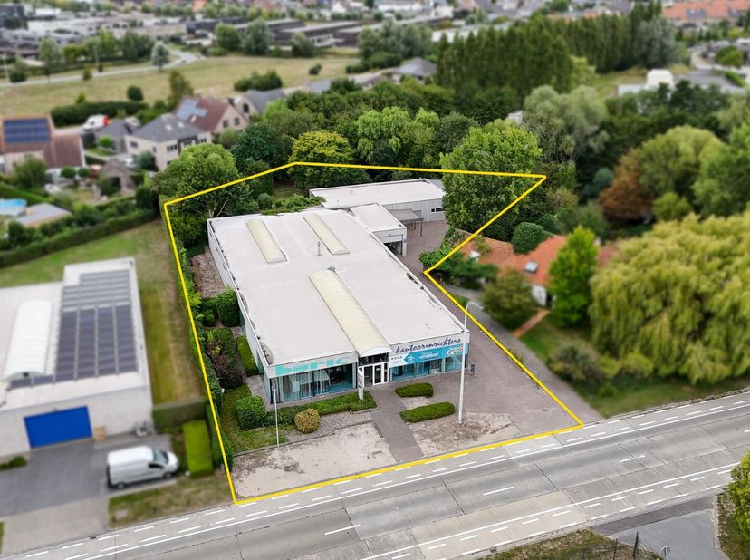 Bien professionnel à vendre
                    à 8400 Stene