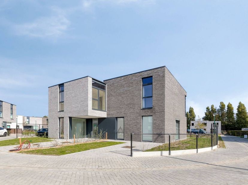 Quartier résidentiel de Freshwaterlande — où il fait vraiment bon vivre.<br />
<br />
Niché dans la verdure mais proche de tout. Moderne mais chaleure