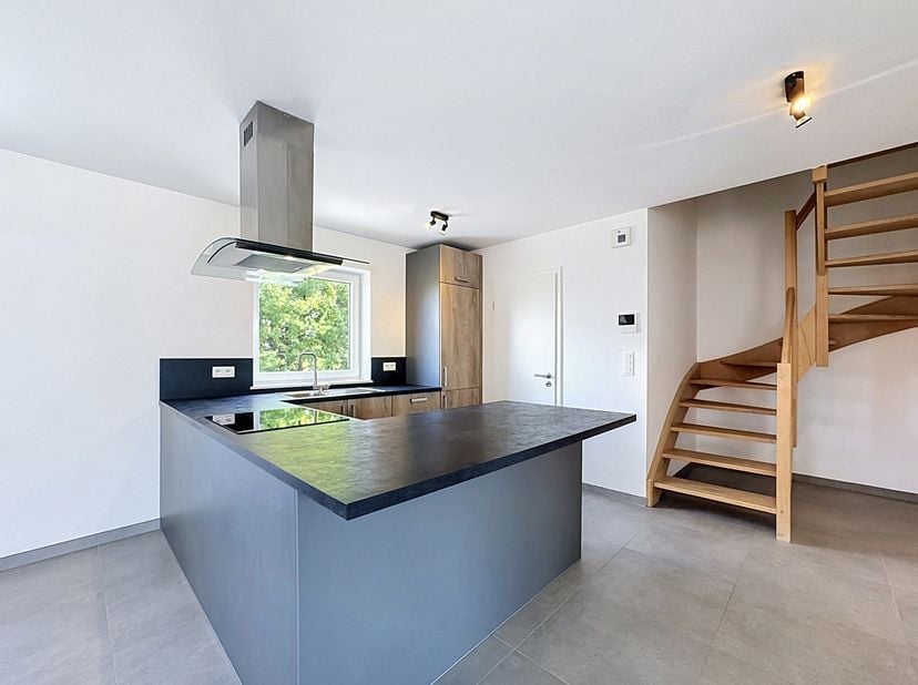 Appartement te huur in grand route 130B,
                    4360 Lens-sur-Geer