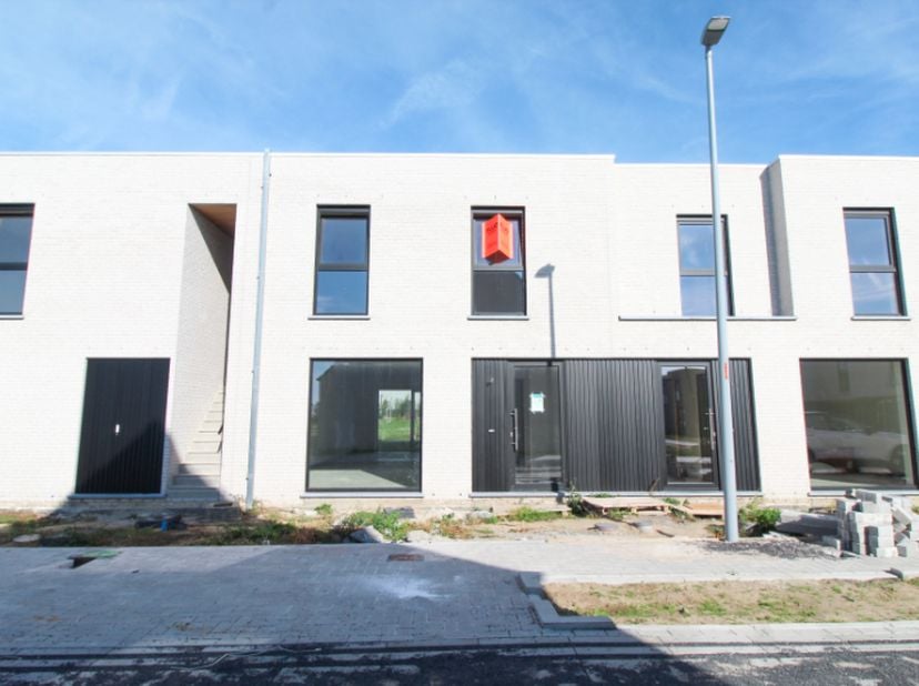 Huis te huur in Simonne Brugghestraat 32,
                    8800 Roeselare