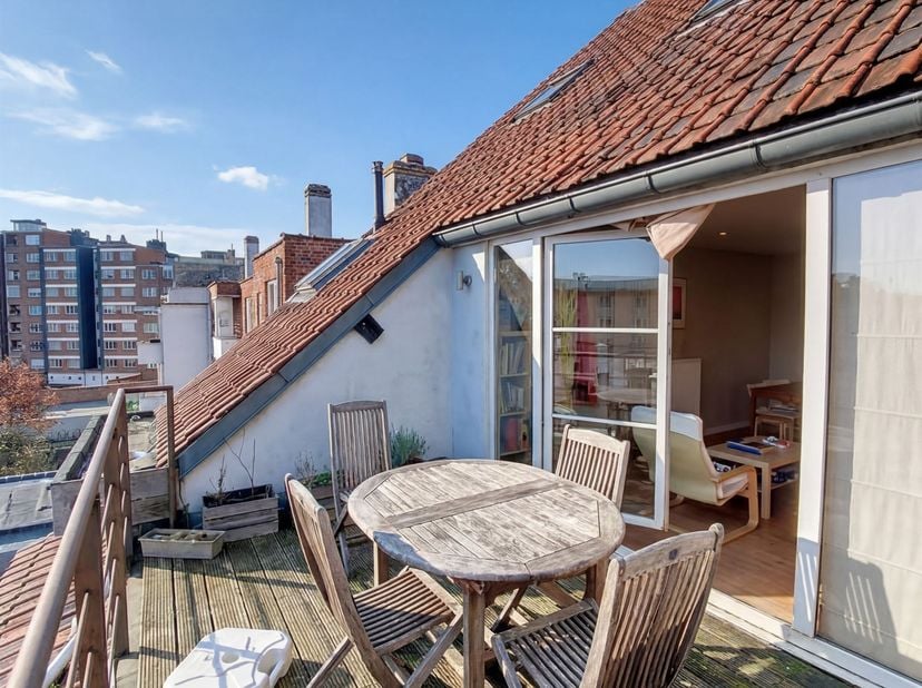 IMMOSCHMIDT (Réf. 29535) - ETTERBEEK (Roi Vainqueur) : LIBRE A L'ACTE - Actuellement 2 duplex d'1ch dont on dispose d'un permis d'urbanisme pour faire