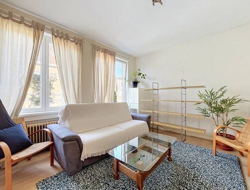                                         Appartement à louer à Uccle, € 1.050
