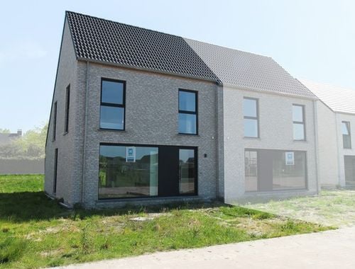                                         Woning te koop in Meulebeke, € 373.487,26

