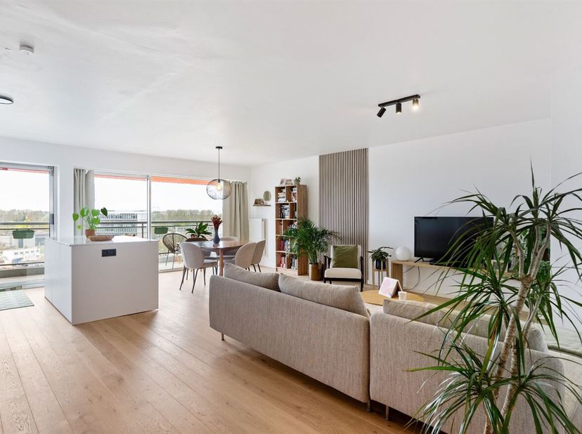 Gerenoveerd appartement met twee terrassen op topligging in Mechelen<br />
Dit gerenoveerd appartement bevindt zich op een uitstekende locatie in Mech