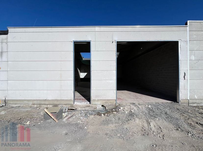 Nieuwbouw KMO-park bestaande uit 7 KMO-units te koop met oppervlaktes tussen 166 m² en 272 m².&amp;nbsp;De strategische ligging vlakbij de N46 zorgt voor