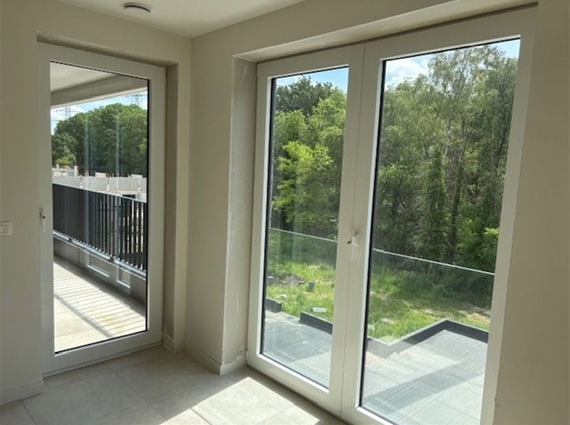 Nieuwbouwappartement met 2 slaapkamers en riant balkon<br />
<br />
Ligging: Dit appartement is gelegen aan de Stalenstraat , een keurige omgeving ,