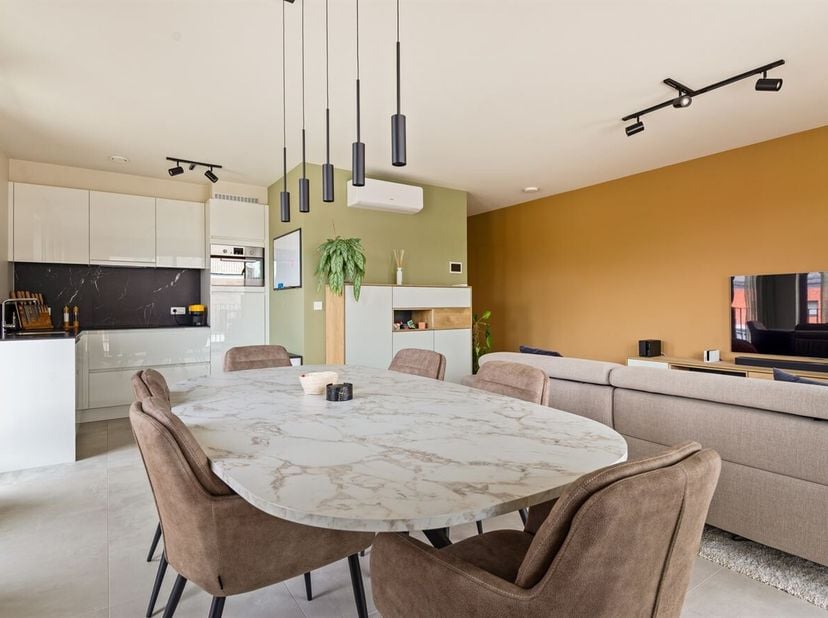 BEN-appartement met terras en zicht op de Blauwe Brug<br />
Op de rand van het centrum van Willebroek bevindt zich dit energiezuinige appartement met
