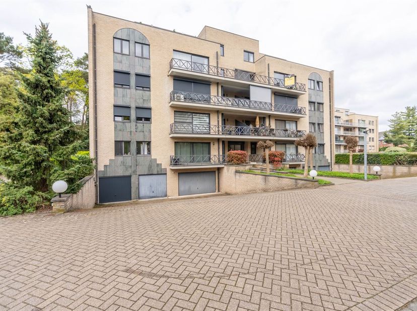 Energiezuinig appartement met 2 slaapkamers in het centrum van Maasmechelen<br />
Ligging: <br />
Dit appartement is uitstekend gelegen in het centrum