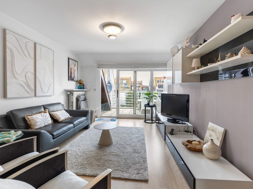 Nieuwsgierig naar dit appartement? Kom langs tijdens de Open Huizen Dag op zaterdag 25 juli tussen 15h.30 en 16h.30 uurKnokke: Instapklaar triplex-app