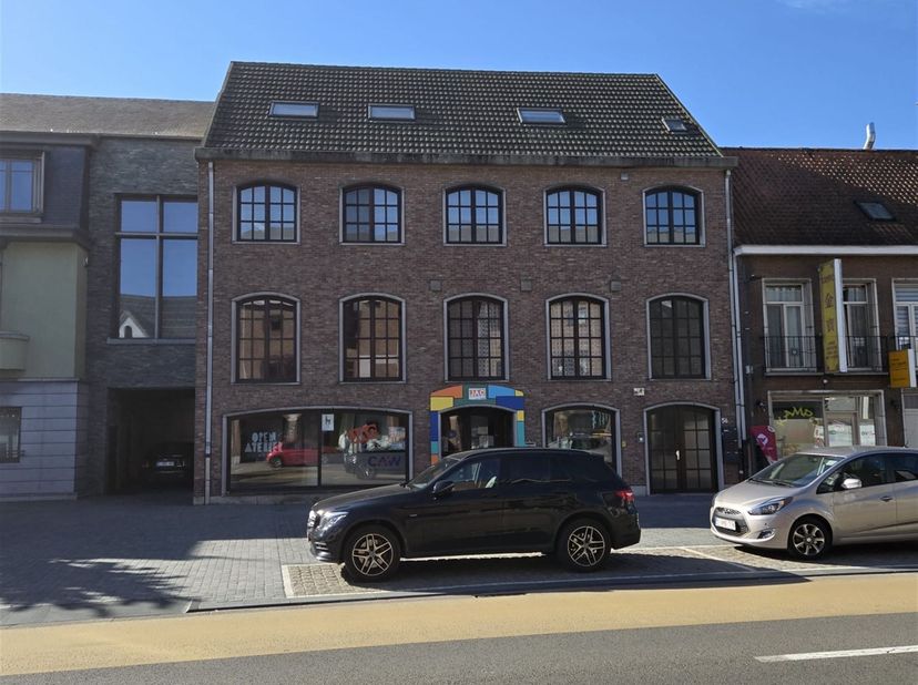 Appartement à louer
                    à 2400 Mol