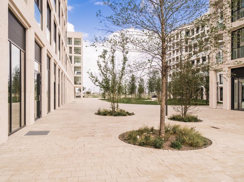 Wonen aan de vernieuwde Scheldekaaien met frontaal zicht op de Schelde. <br />
Gelegen op de derde verdieping van een nieuwbouwproject bevindt zich di