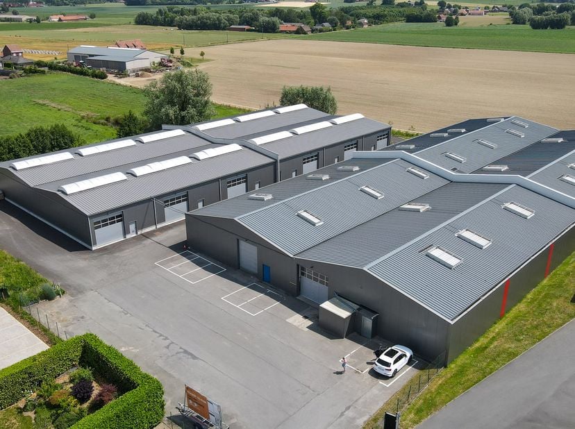 Bedrijfsvastgoed te koop in Heirbaan 104,
                    8570 Ingooigem