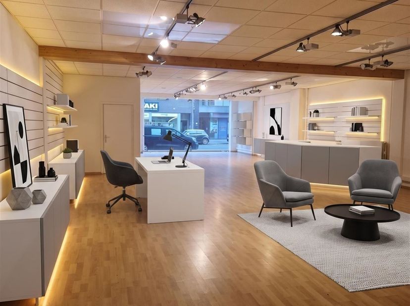 Bien professionnel à louer à Bredabaan 435 boîte GLV,
                    2930 Brasschaat