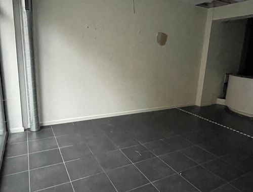                                         Handelszaak te huur in Hasselt, € 1.500

