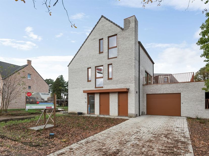 Aan de Kijnigestraat 44 in Olen worden 6 nieuwbouwwoningen opgericht met tuin en terras. De woningen maken deel uit van het project 'Olerpark', bestaa