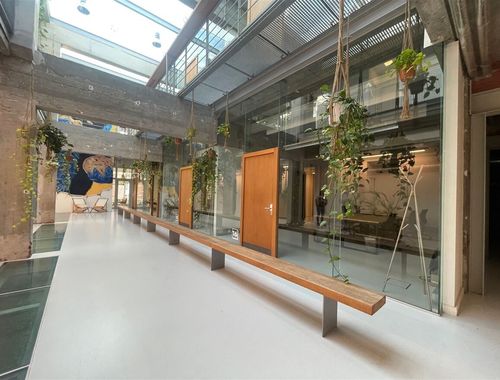                                         Espace de bureaux à louer à Merksem, € 950
